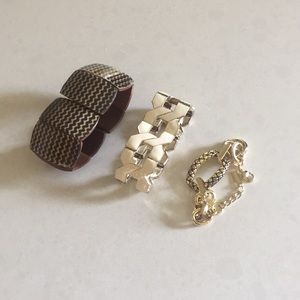 Bundle/lot of three pieces. Bangle and bracelets